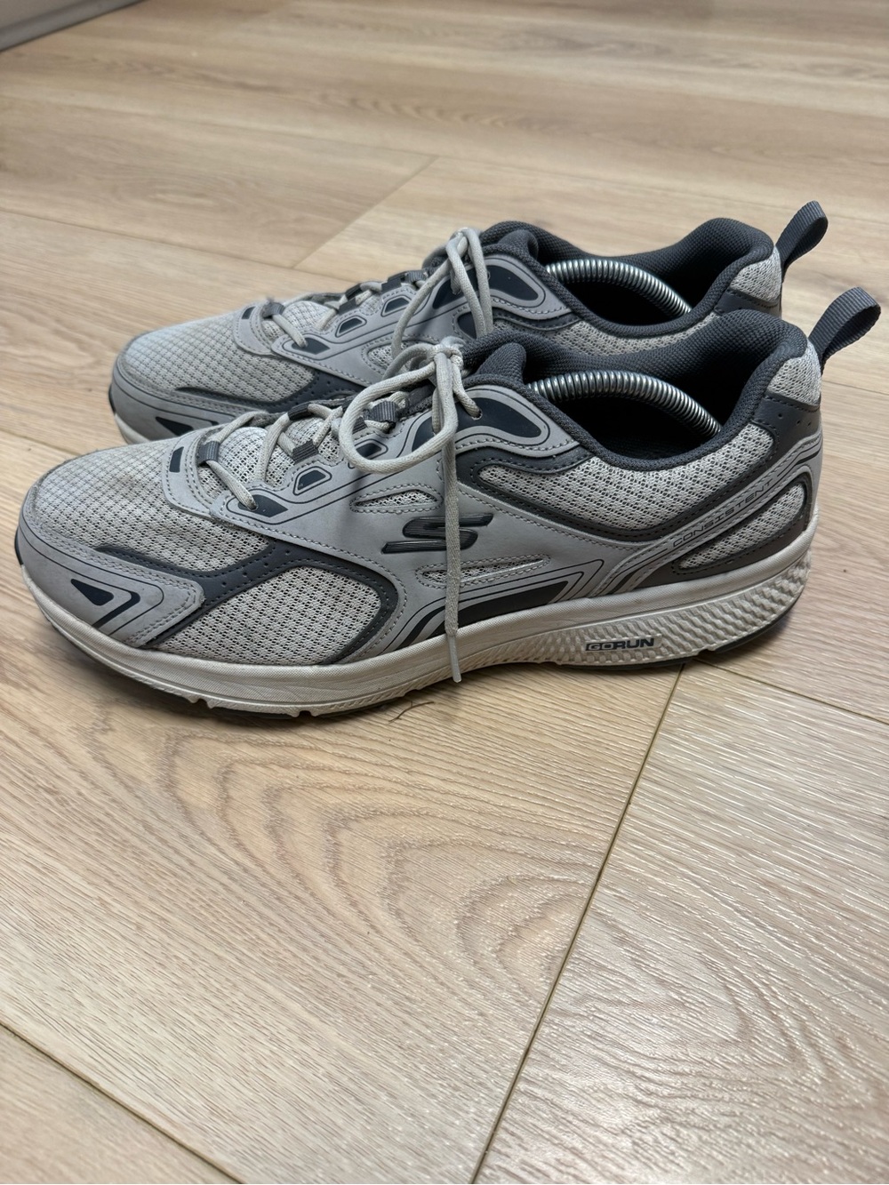 Skechers Men's GOrun Consistent athletic running shoes Grey Size 11.5 - Picture 3 of 11